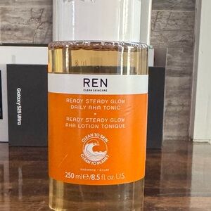 REN Clean Skincare Ready Steady Glow Daily AHA Tonic - Orange